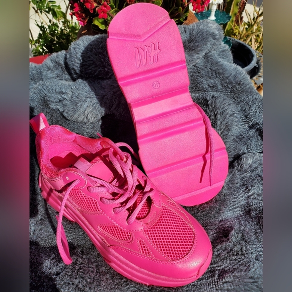 Brand New H&M Women's Bright Pink Sneakers - Picture 5 of 5